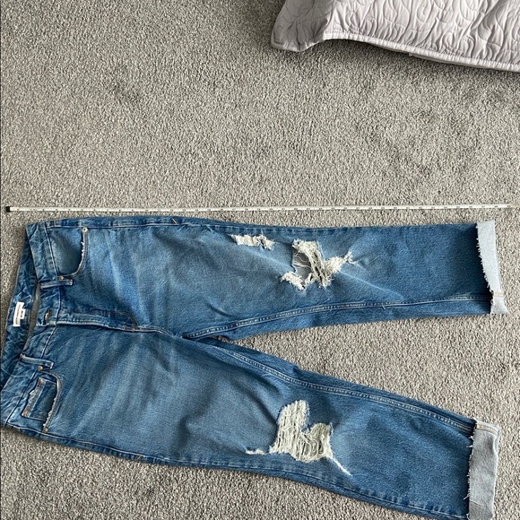 Distressed Good American Jeans - Picture 9 of 11